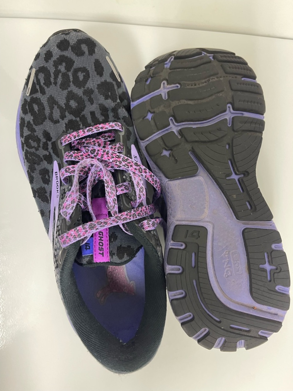 Brooks Ghost 14 Women's Running Shoes - Black with Purple/Pink Accents - Picture 4 of 6